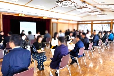 写真：1対1のトークタイムの様子